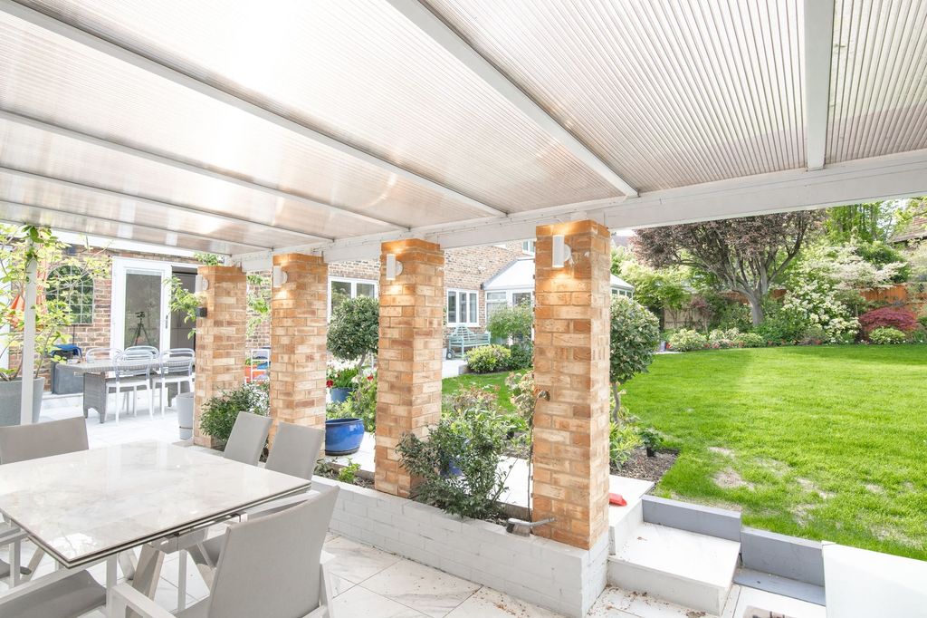 Additional image 17 of 5 bed detached house for saleRobin Hill Drive, Camberley GU15