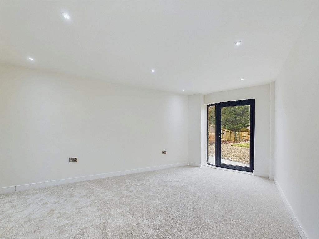 Additional image 4 of 2 bed flat for saleSilver Leaves, Southill Road, Chislehurst, Kent BR7