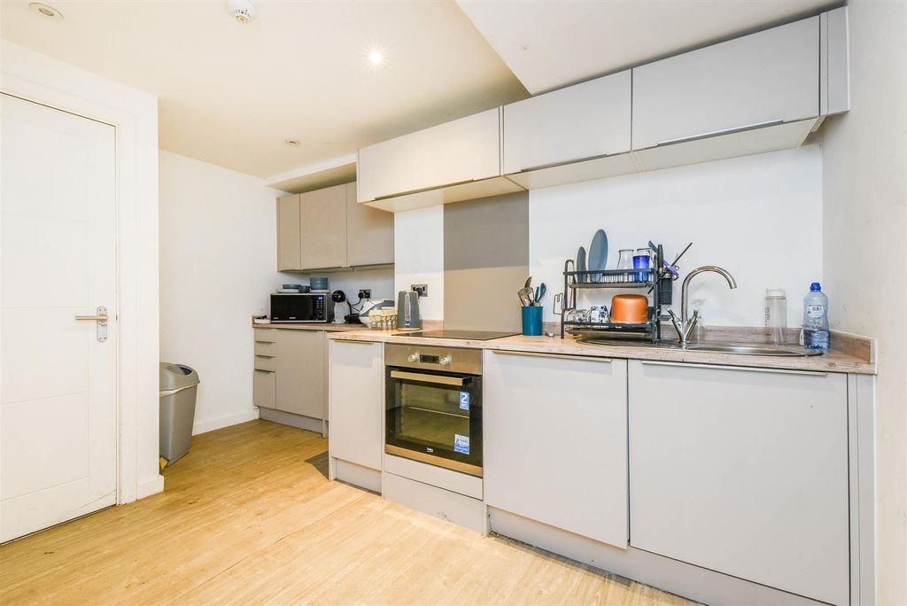 Additional image 2 of 1 bed flat for salePark Road, Chorley PR7