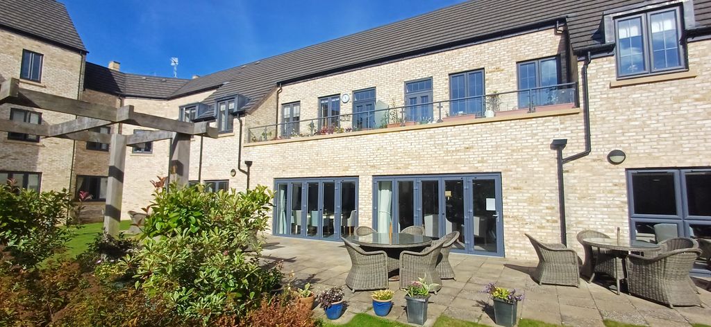Additional image 3 of 2 bed flat for saleTrinity Road, Chipping Norton OX7