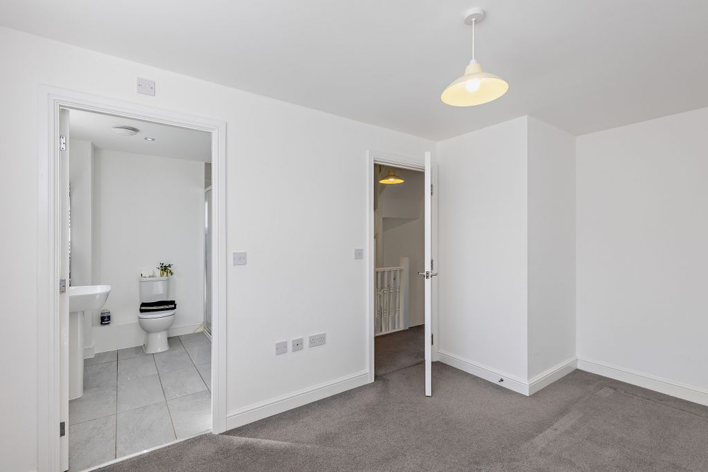 Additional image 14 of 4 bed link detached house for saleWaterside Crescent, Castleford, West Yorkshire WF10