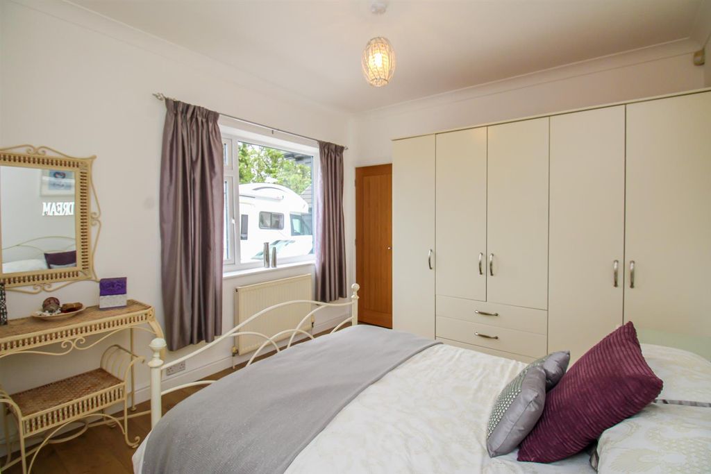 Additional image 6 of 4 bed detached house for saleWood Lane, Castleford WF10