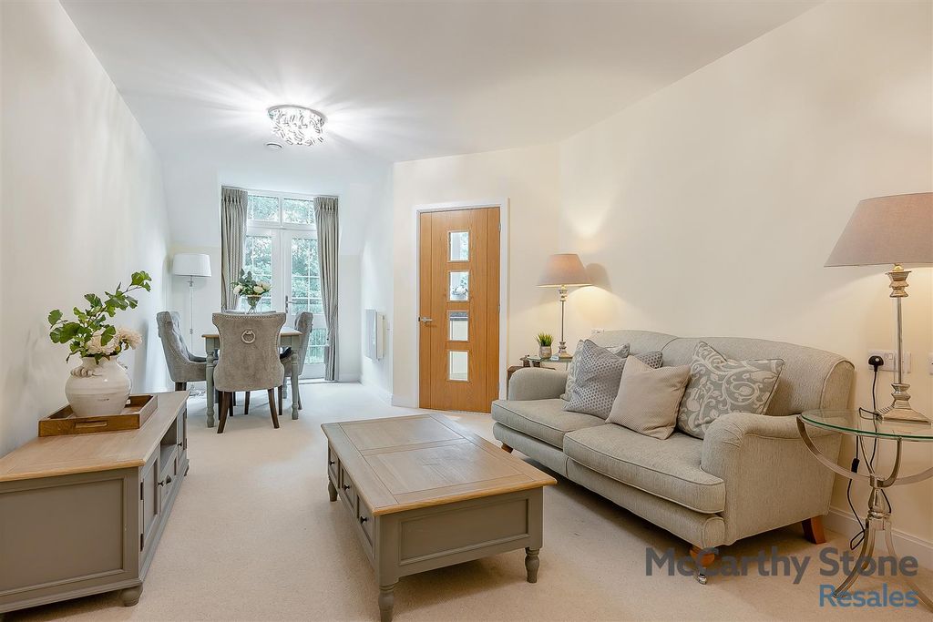 Additional image 2 of 1 bed flat for saleWatson Place, Trinity Road, Chipping Norton, Oxfordshire OX7