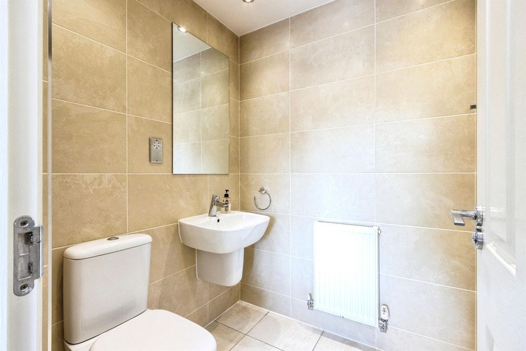 Additional image 11 of 4 bed detached house for saleBlenheim Way, Castleford WF10