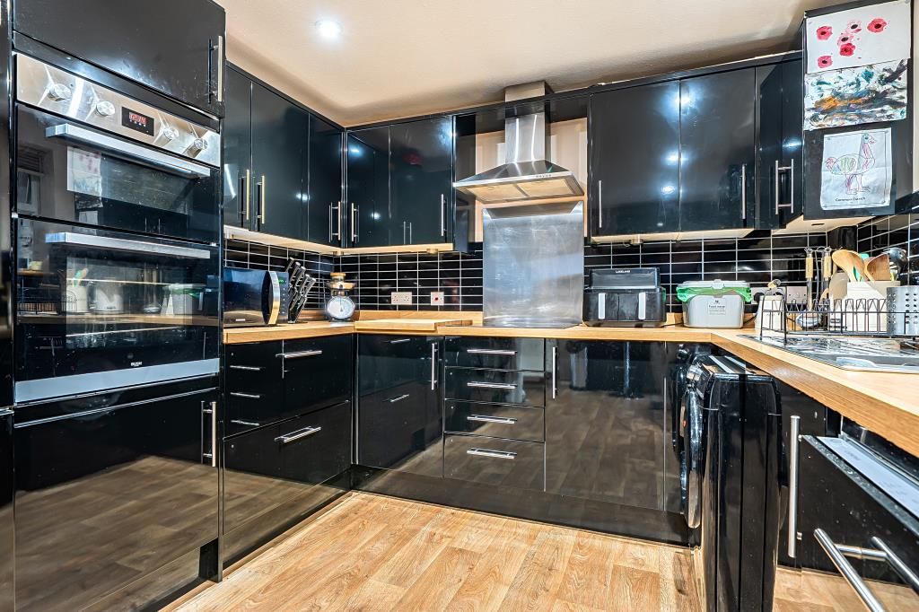 Additional image 5 of 4 bed terraced house for saleWebb Crescent, Chipping Norton OX7