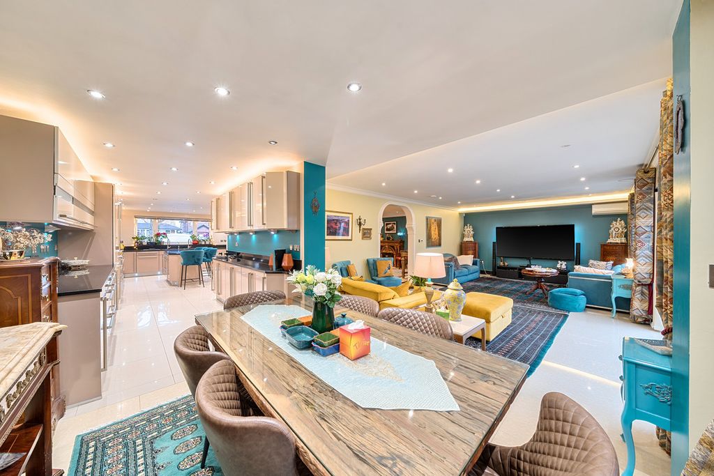 Additional image 11 of 5 bed detached house for saleHeathfield Road, Bushey WD23