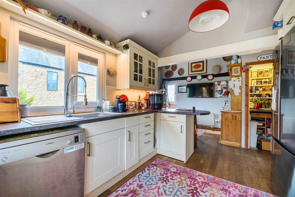 Additional image 9 of 5 bed detached house for saleHardenhuish Lane, Chippenham SN14