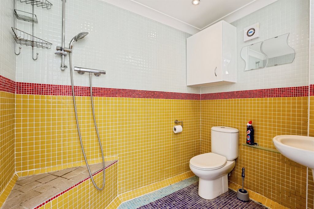 Additional image 12 of 4 bed detached house for saleDurlston Crescent, Christchurch BH23