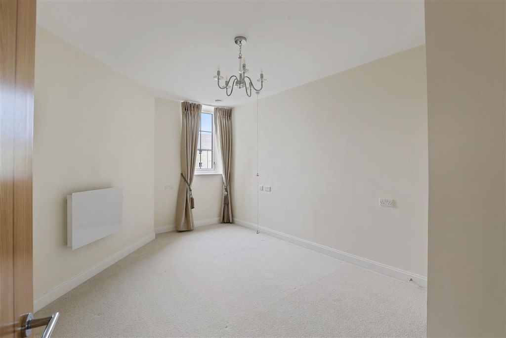 Additional image 5 of 1 bed flat for saleWatson Place. Trinity Road, Chipping Norton, Oxfordshire OX7