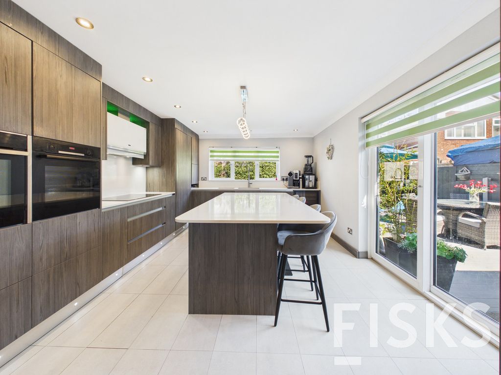 Additional image 7 of 4 bed detached house for saleThorney Bay Road, Canvey Island SS8