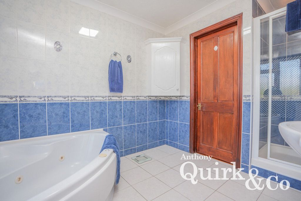 Additional image 22 of 4 bed detached house for saleLarup Avenue, Canvey Island SS8