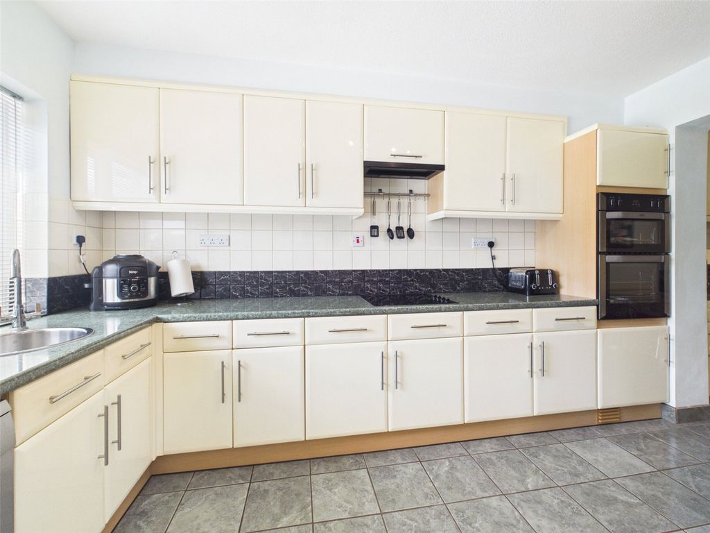 Additional image 8 of 5 bed semi-detached house for saleBeech Road, Chinnor, Oxfordshire OX39