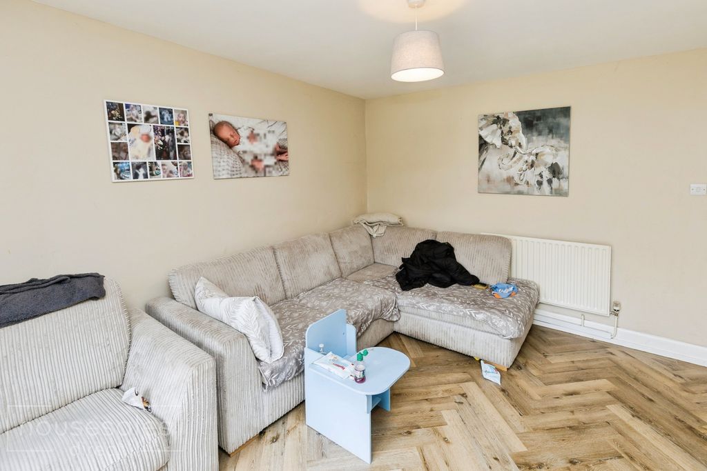 Additional image 4 of 2 bed flat for saleRedland Close, Chester CH4