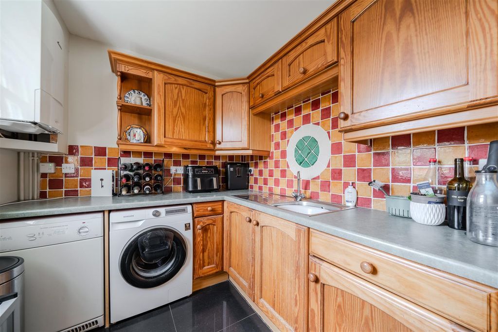 Additional image 19 of 5 bed detached house for saleBurbank House, Westbrook Close, Brookside, Chesterfield S40