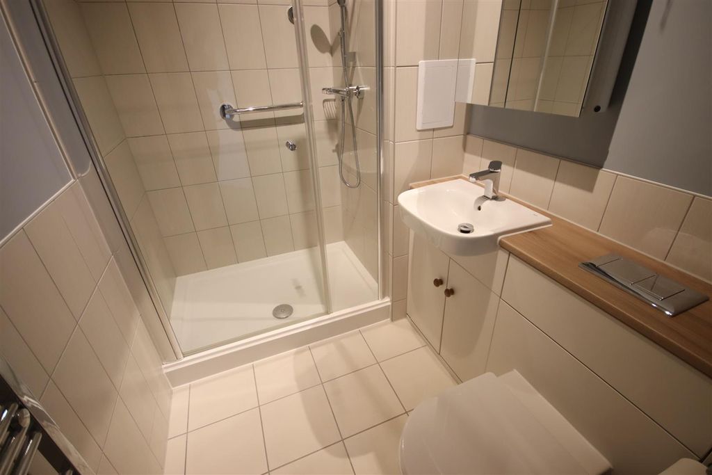 Additional image 6 of 2 bed flat for saleWestmead Lane, Chippenham SN15