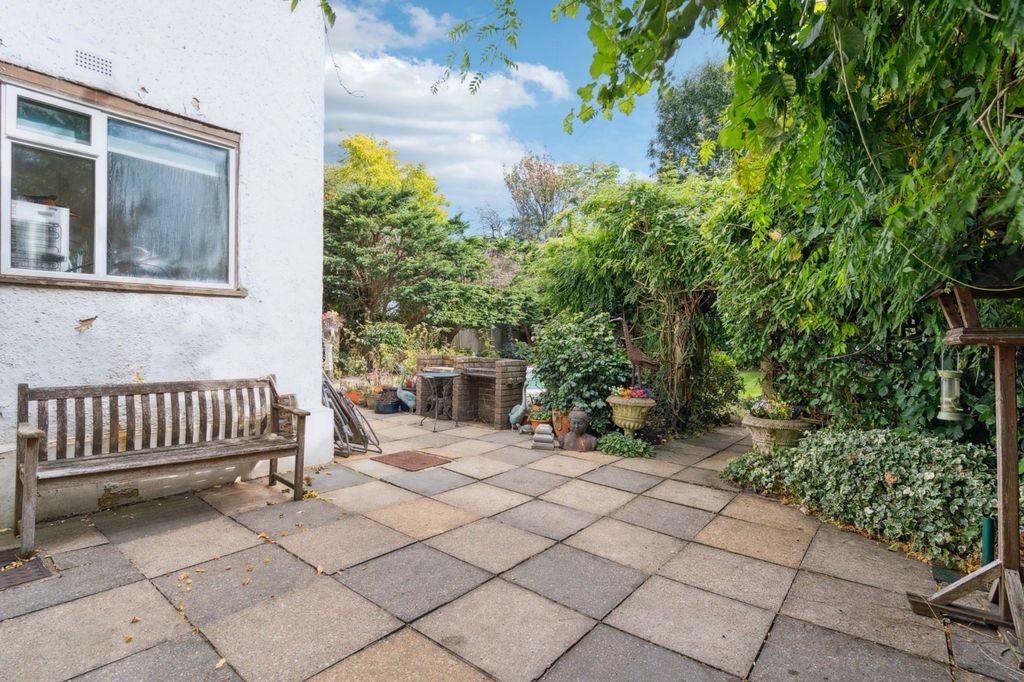 Additional image 20 of 5 bed detached house for saleFinch Lane, Bushey WD23