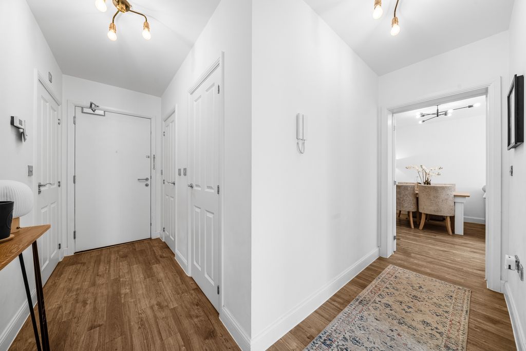 Additional image 14 of 2 bed flat for saleChertsey, Surrey KT16