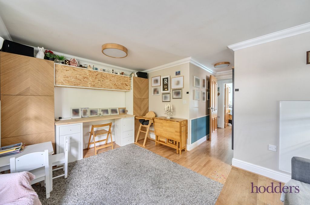Additional image 2 of 2 bed flat for saleWindsor Street, Chertsey, Surrey KT16