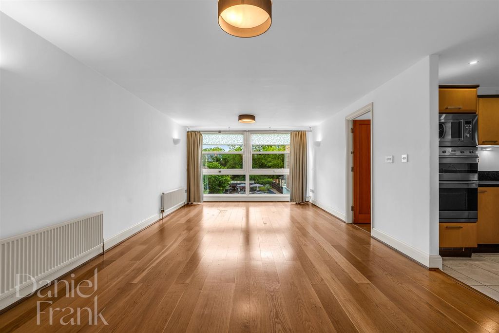 Additional image 3 of 2 bed flat for saleHigh Road, Chigwell IG7