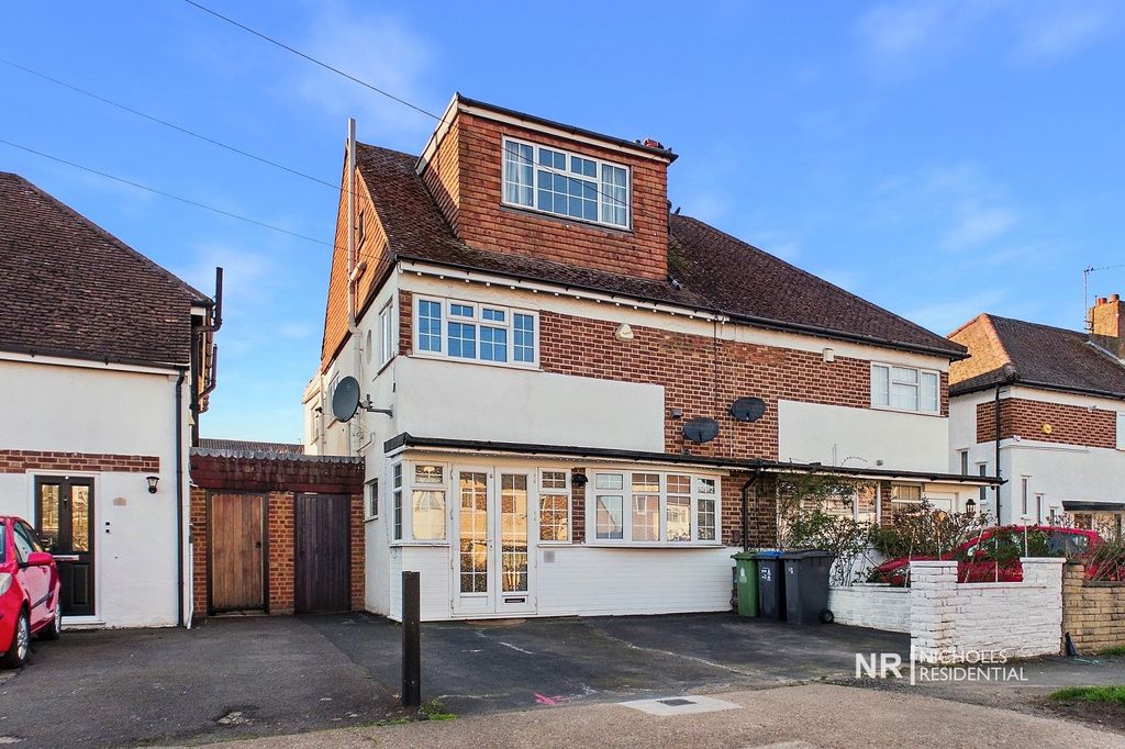 4 bed semi-detached house for saleGrange Road, Chessington, Surrey. KT9