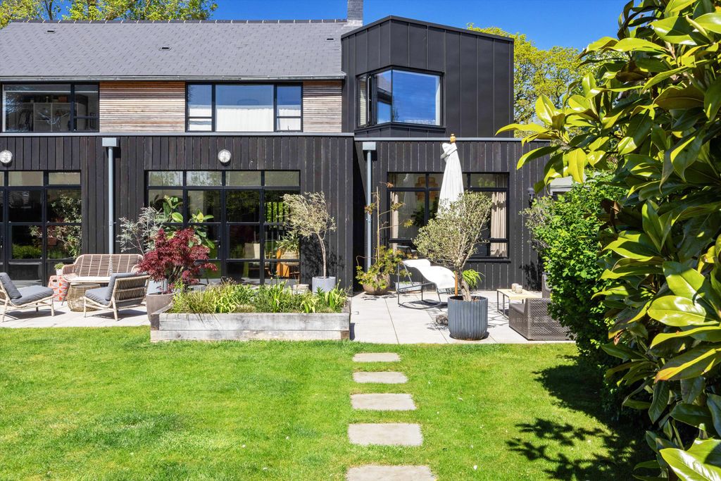 Additional image 3 of 5 bed detached house for saleGreenway Lane, Charlton Kings, Cheltenham, Gloucestershire GL52