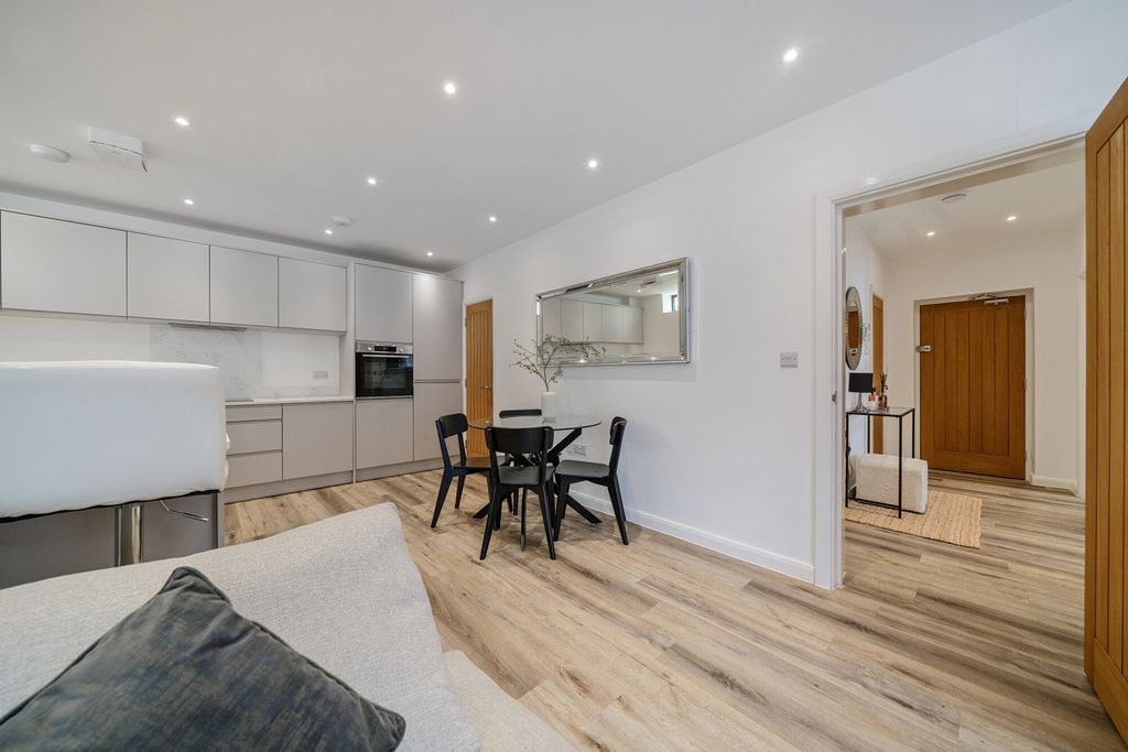 Additional image 13 of 2 bed flat for saleSouthill Road, Chislehurst BR7