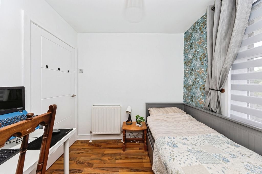 Additional image 15 of 4 bed semi-detached house for saleSteele Avenue, Carmarthen, Carmarthenshire SA31