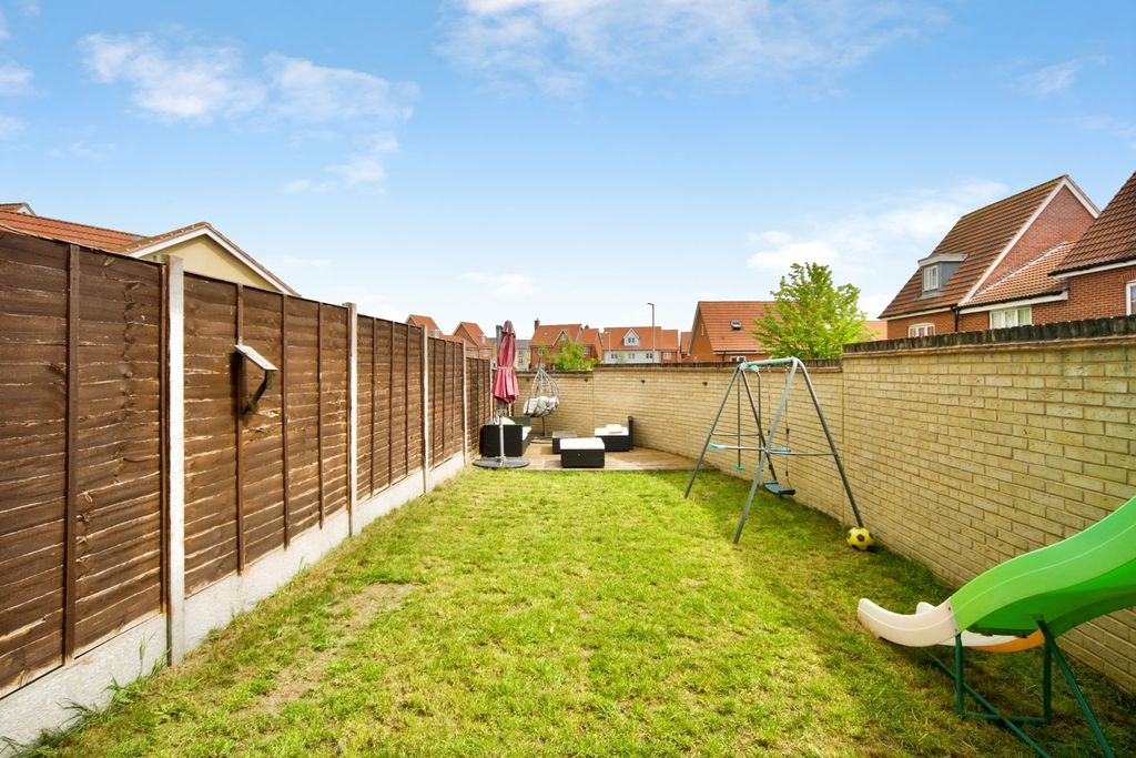 Additional image 28 of 4 bed end terrace house for saleAlderwood Terrace, Chigwell IG7
