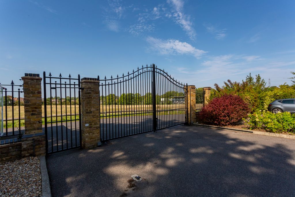 Additional image 26 of 2 bed flat for salePoulter Park, Bishopsford Road, Morden SM4