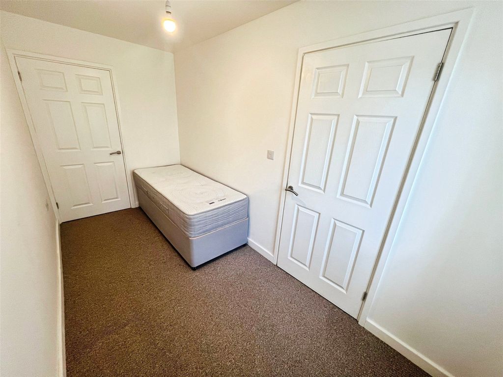Additional image 8 of 2 bed flat for saleNorth Parade, Camborne, Cornwall TR14