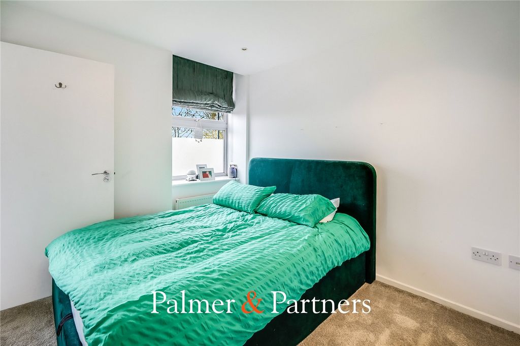 Additional image 9 of 2 bed flat for saleBaddow Road, Chelmsford, Essex CM2