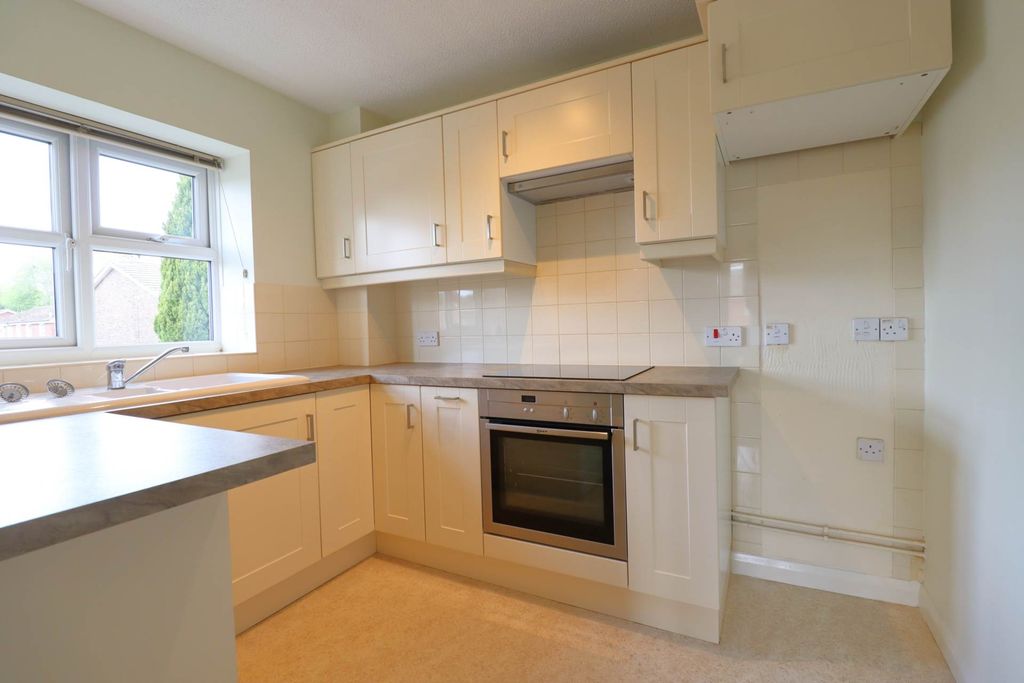 Additional image 4 of 1 bed flat for saleRiver Park, Marlborough SN8