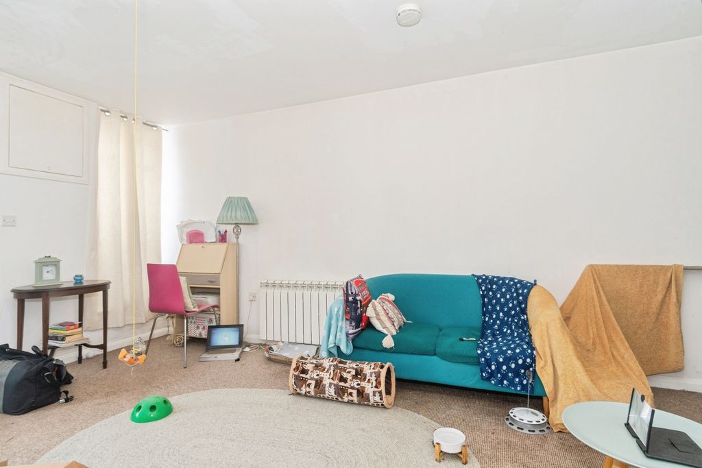 Additional image 16 of 2 bed flat for saleCommercial Street, Gunnislake PL18