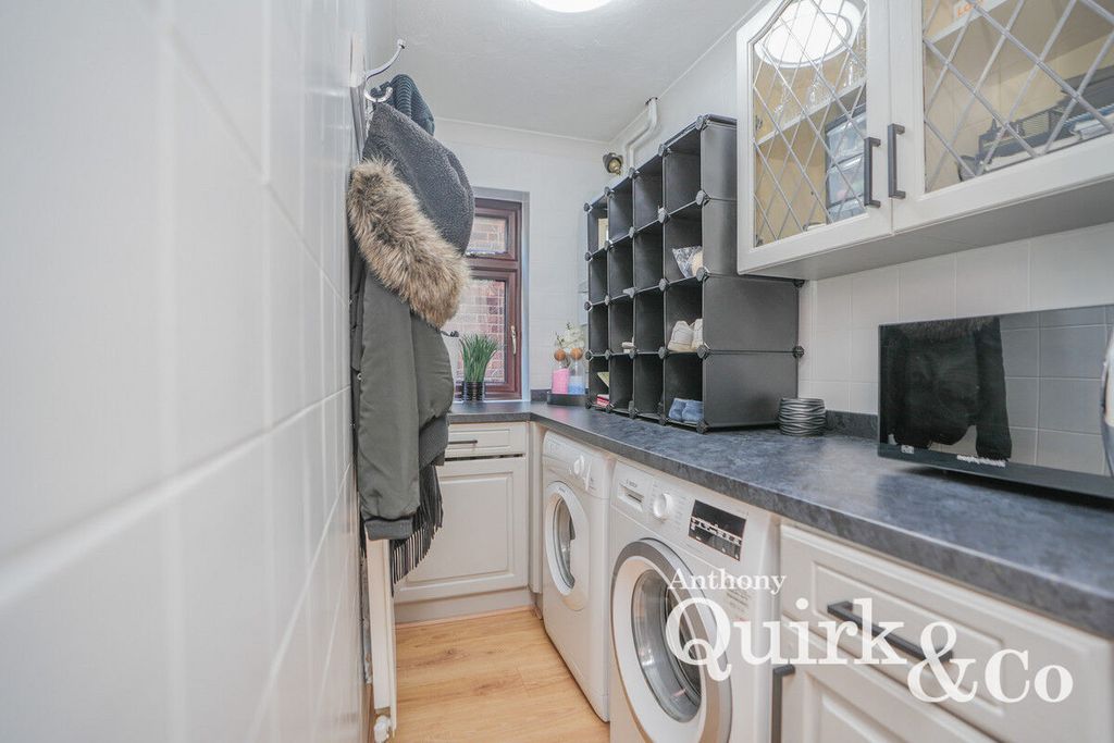 Additional image 6 of 4 bed detached house for saleLarup Avenue, Canvey Island SS8