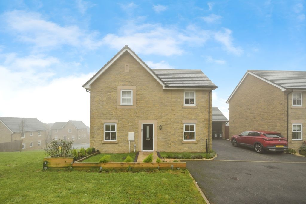 4 bed detached house for saleAshover Close, Buxton, Derbyshire SK17