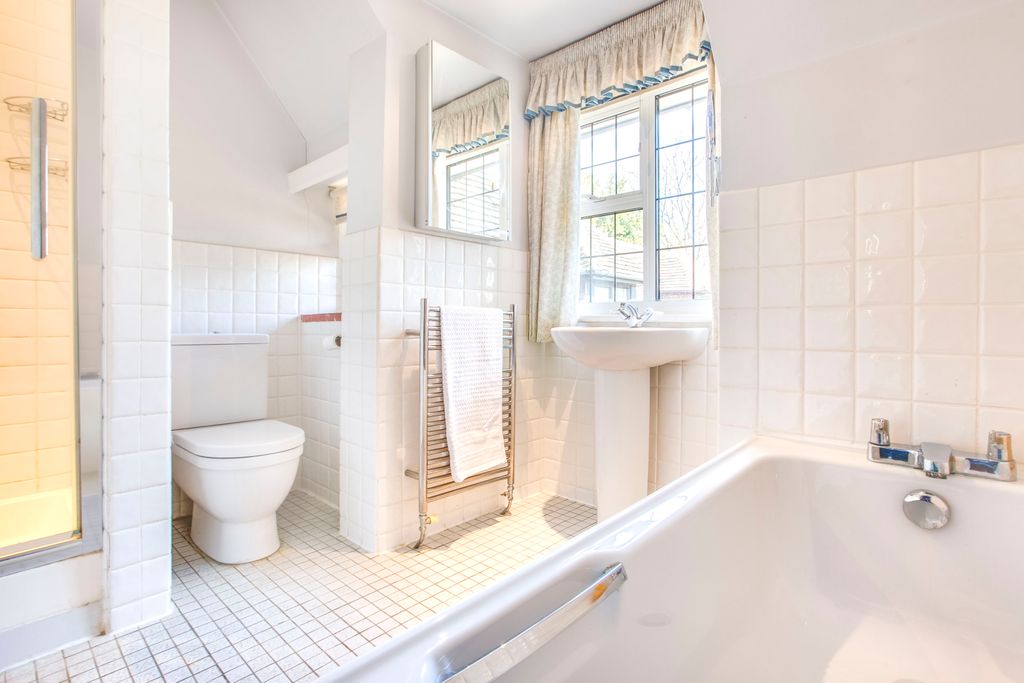 Additional image 20 of 7 bed detached house for saleBurtons Way, Chalfont St Giles HP8