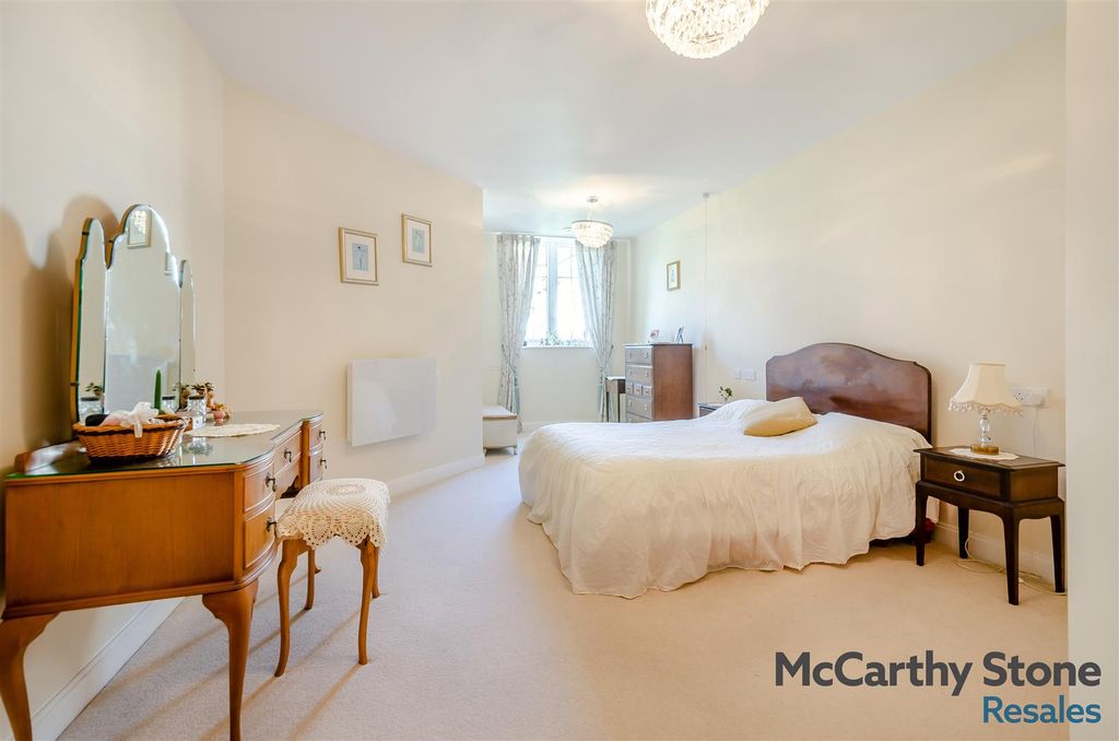 Additional image 10 of 1 bed flat for saleTrinity Road, Chipping Norton, Oxfordshire OX7