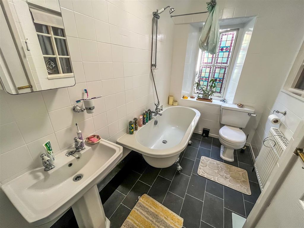Additional image 10 of 2 bed flat for saleSt Johns Road, Buxton SK17