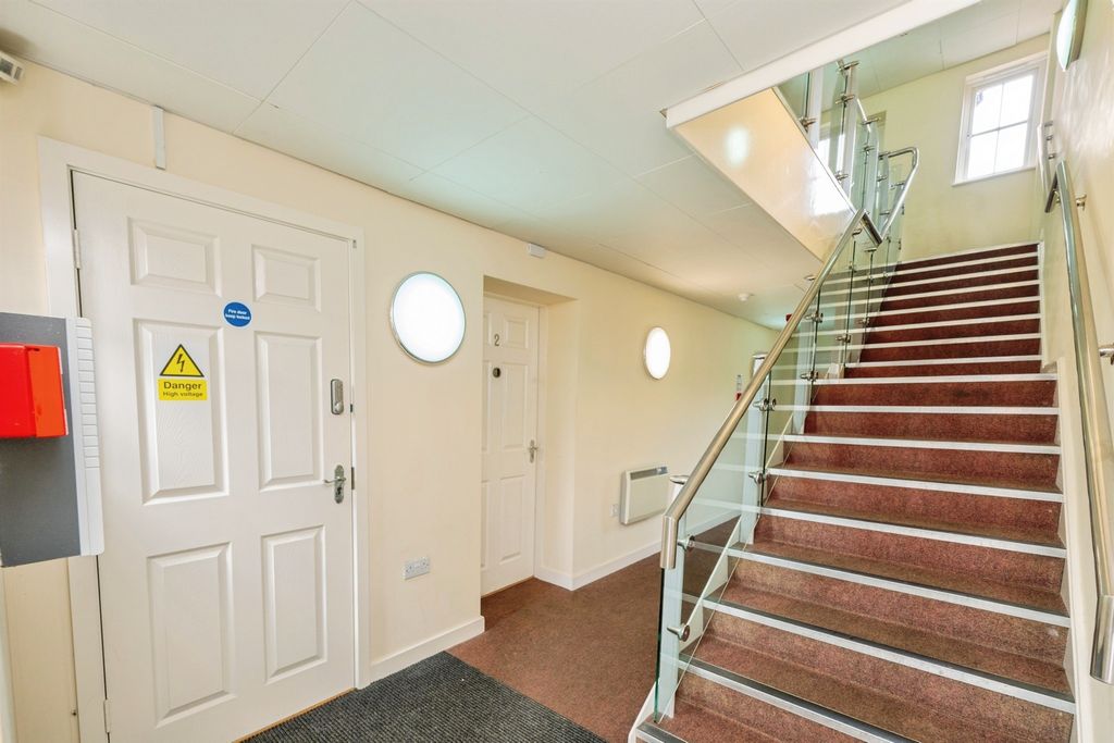 Additional image 15 of 2 bed flat for saleBurwaye Close, Lichfield WS13