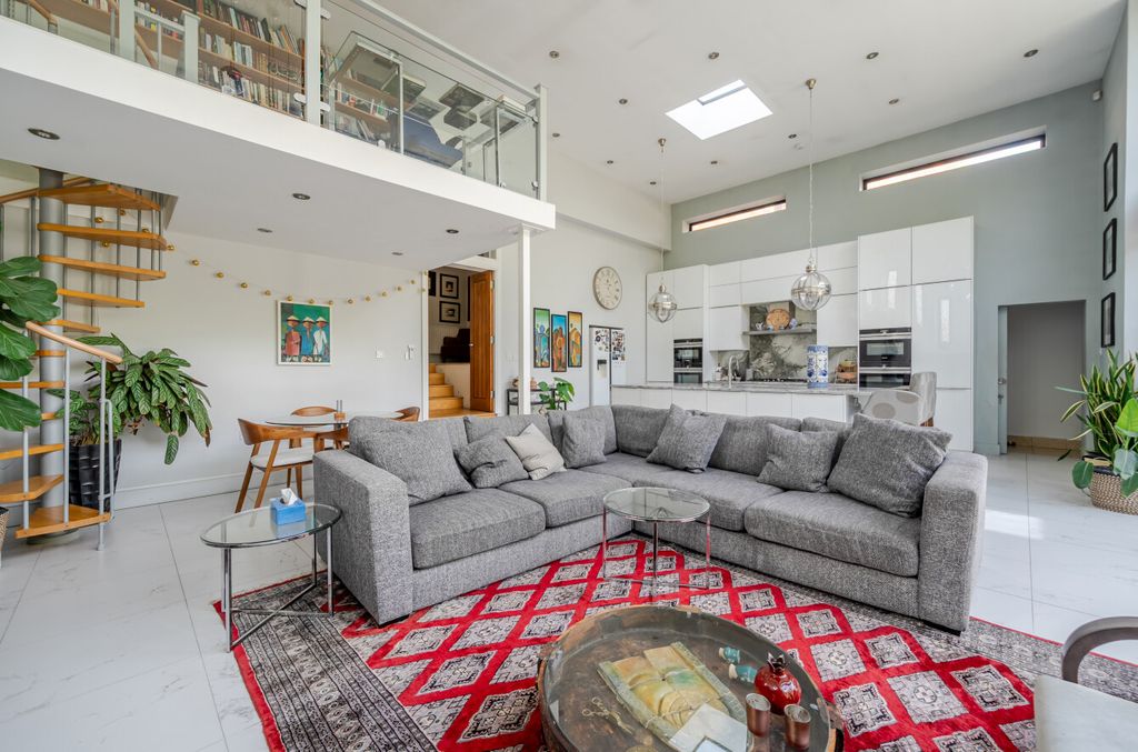 Additional image 13 of 5 bed detached house for saleThe Avenue, Camberley, Surrey GU15