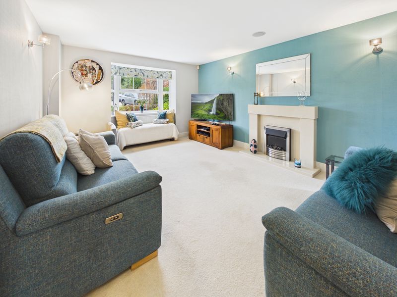 Additional image 4 of 5 bed detached house for saleNewbery Close, Caterham CR3