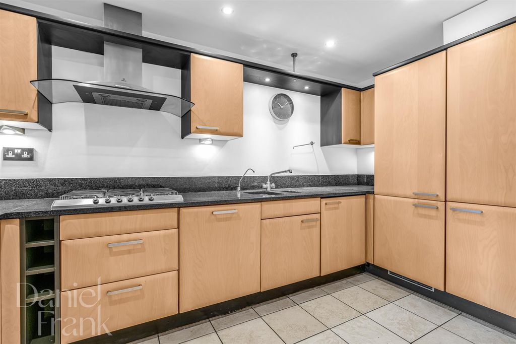 Additional image 5 of 2 bed flat for saleHigh Road, Chigwell IG7