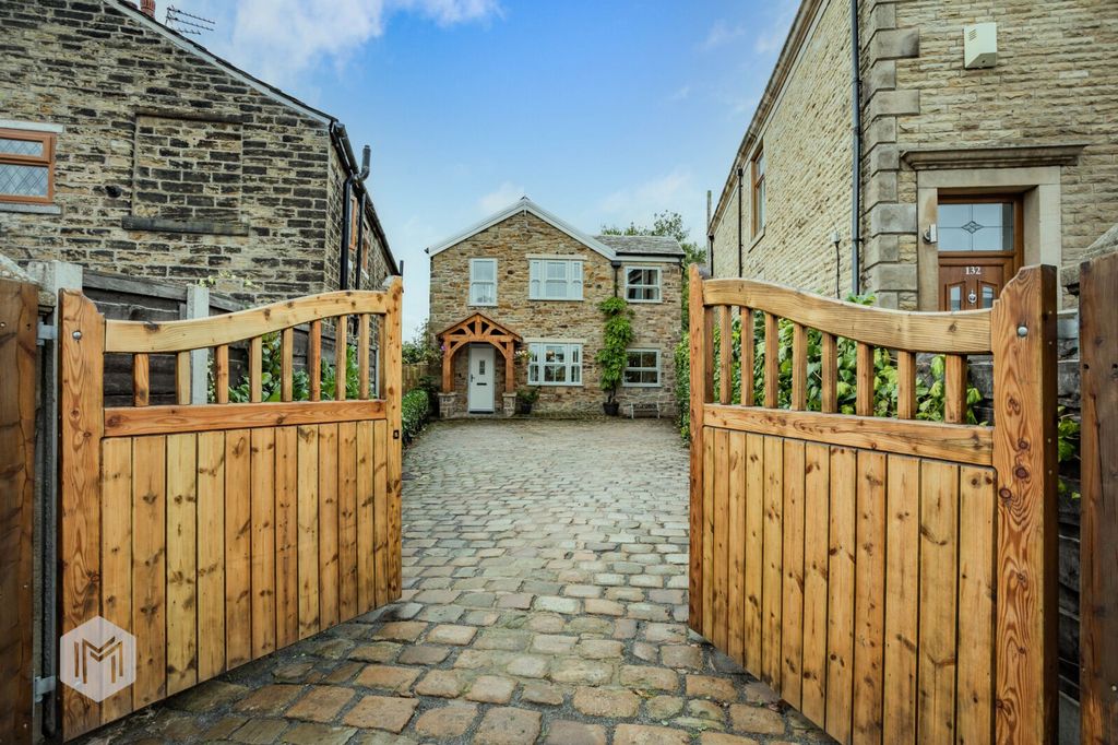3 bed detached house for saleBury Road, Tottington BL8