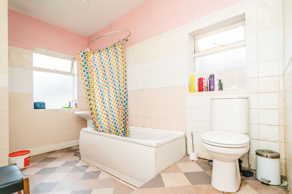 Additional image 9 of 3 bed flat for saleEaves Lane, Chorley PR6