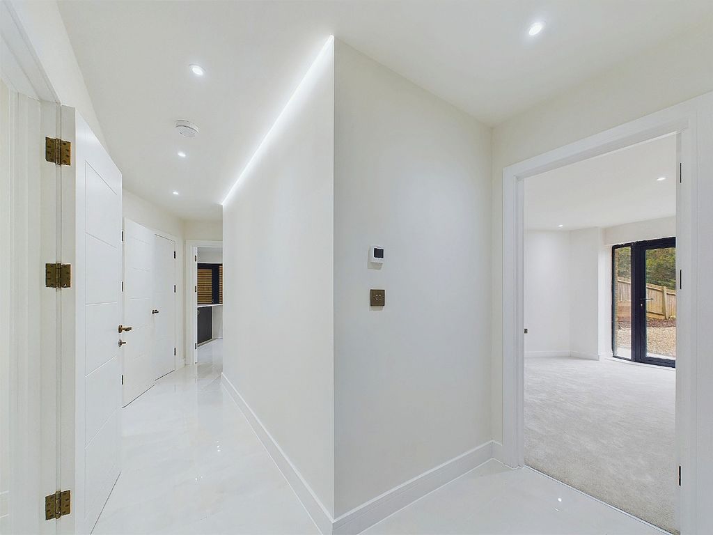 Additional image 9 of 2 bed flat for saleSilver Leaves, Southill Road, Chislehurst, Kent BR7