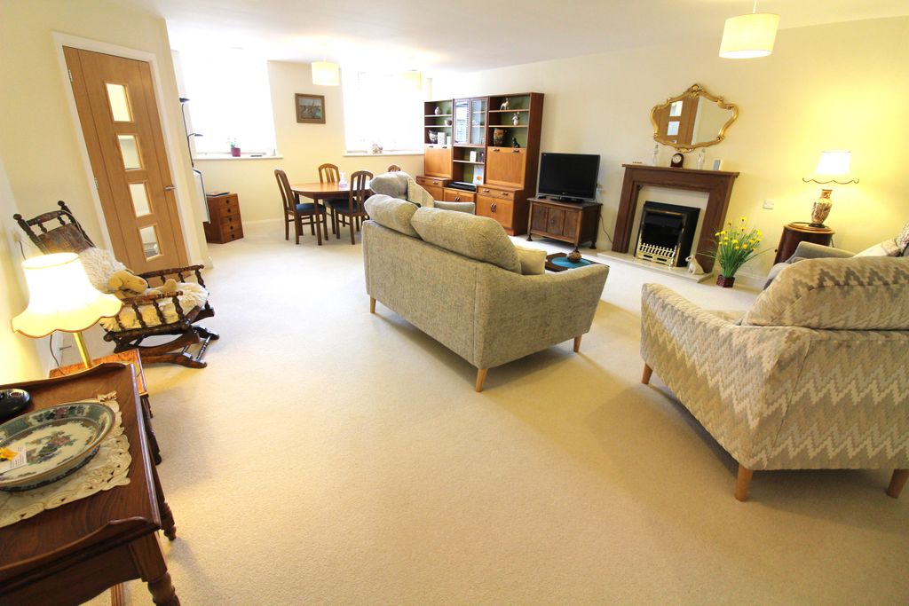 Additional image 6 of 2 bed flat for saleTrinity Road, Chipping Norton OX7