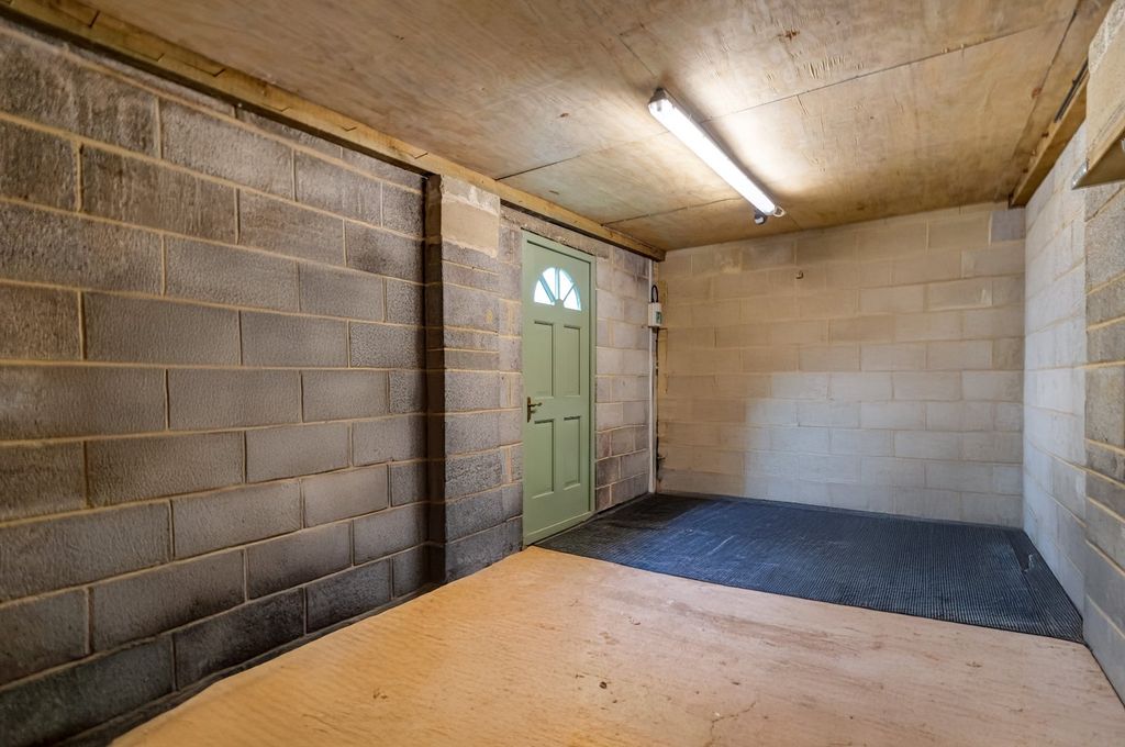 Additional image 11 of 2 bed flat for saleLondon Road, Cirencester, Gloucestershire GL7
