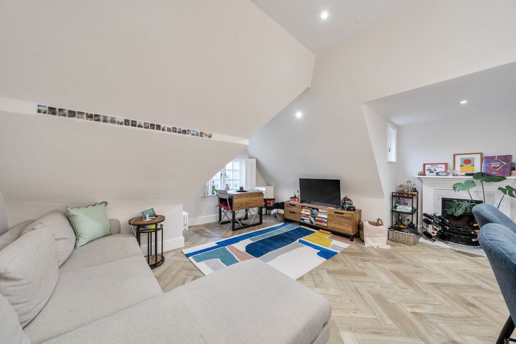 Additional image 4 of 2 bed flat for saleCamden Park Road, Chislehurst BR7