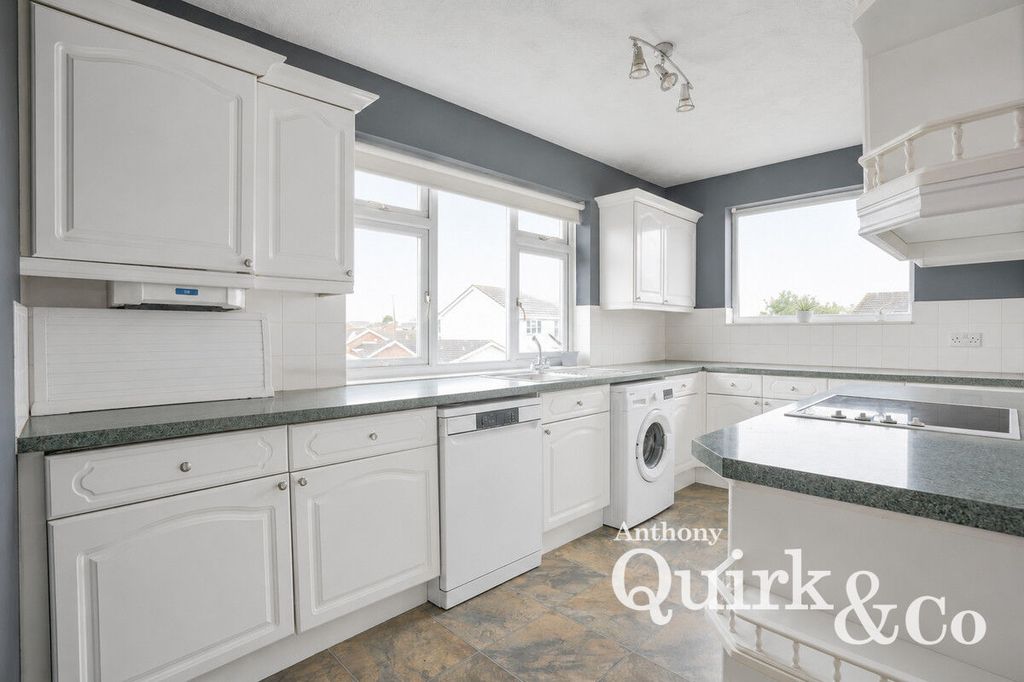 Additional image 2 of 2 bed flat for saleMornington Cresent, Canvey Island SS8