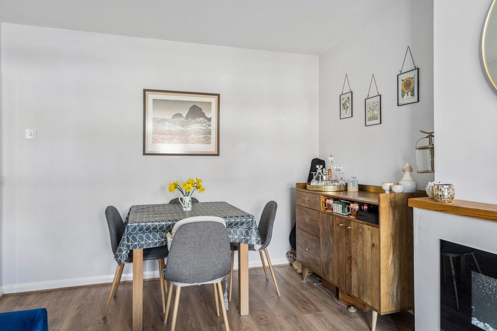 Additional image 10 of 2 bed maisonette for saleDarvell Drive, Chesham HP5